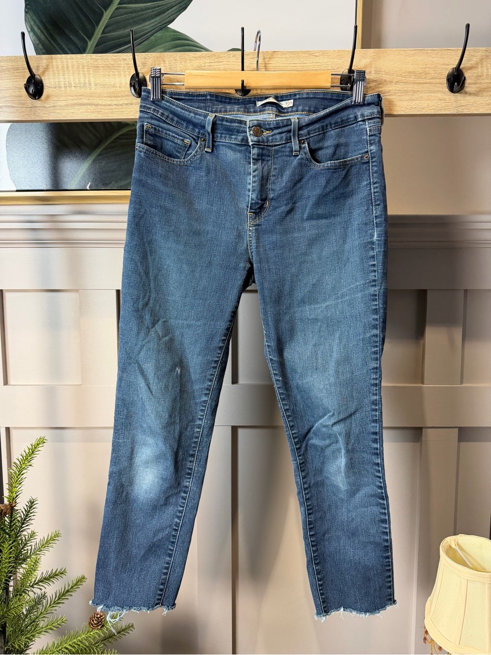 Levi's Womens 711 Mid Rise Skinny Denim Jeans Raw Hem Size 29x23”
